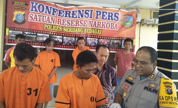 Grebek Narkoba di 3 Lokasi,  Satres Narkoba Polres Sergai Ciduk 4 Orang Pengedar Sabu