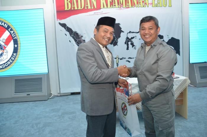 Personel Bakamla Terima Kajian KH Ridwan Muhammad Yusuf