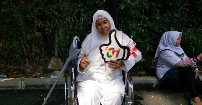 Tak Muda Lagi, Nenek ini Rela Datangi Konser Putih Hanya Untuk Jumpa Idolanya