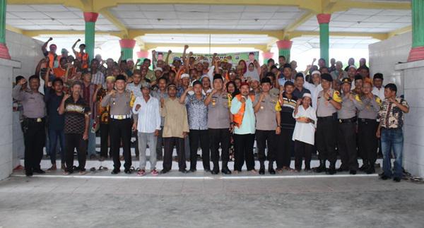 Ratusan Penarik Betor, Petugas Parkir, Bilal Mayit dan Penggali Kubur Makan Bareng Kapolres Asahan