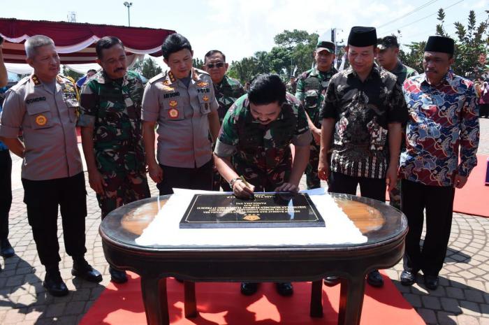 Panglima TNI Resmikan Monumen Pesawat MiG-17 Fresco di Banyumas