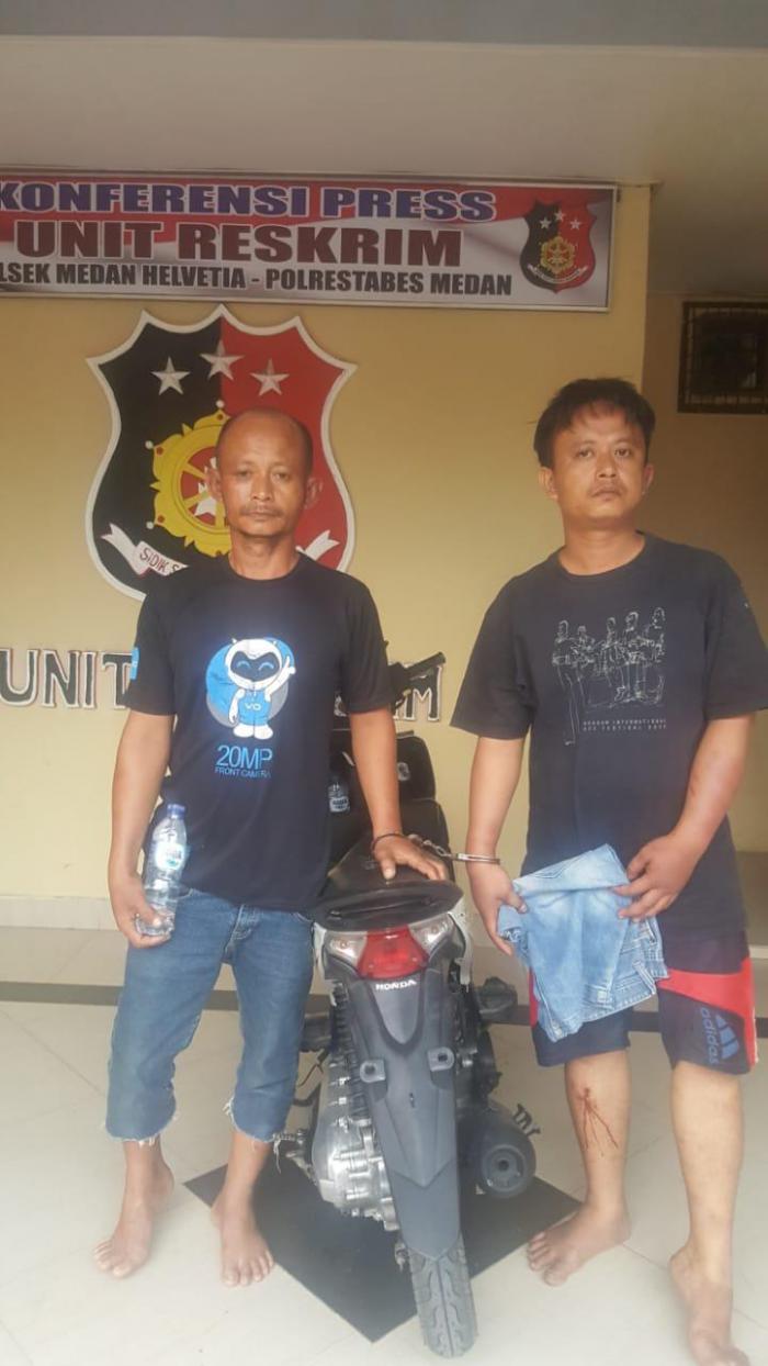 Rampas HP Ibu Muda, Dua Pria Di Massa Warga