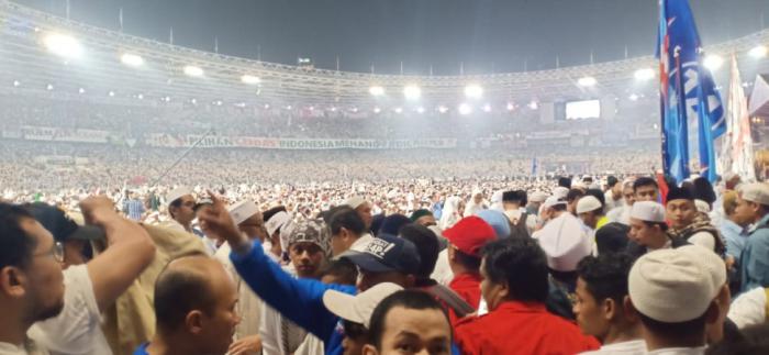 Kampanye Akbar Prabowo-Sandiaga, Massa Shalat Subuh Berjamaah
