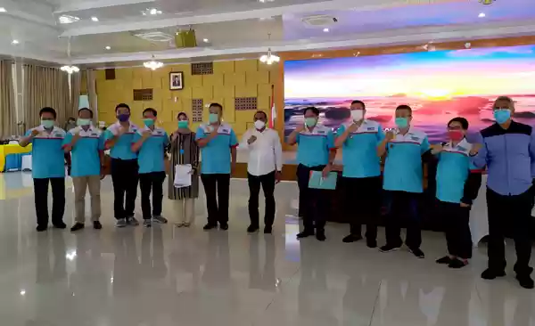 Antisipasi Dampak Covid 19, Kompak Peduli Serahkan Bantuan 400 Paket Sembako