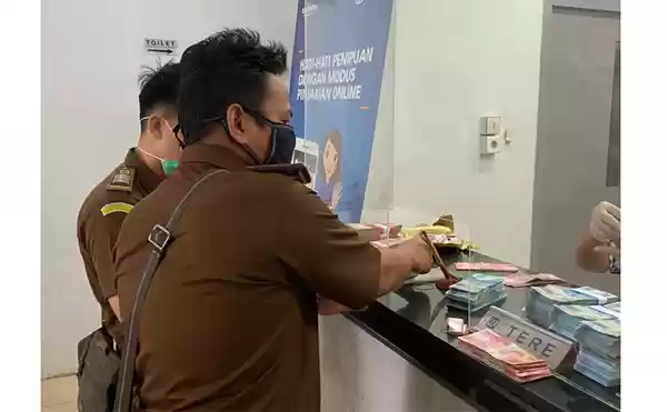 Kejari Pematangsiantar Setorkan Uang "Rp187.583.000" Rampasan Negara
