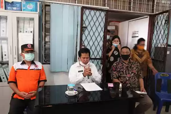 Pedagang Maupun Pengunjung Pasar Horas Dihimbau Pakai Masker Dan Sarung Tangan