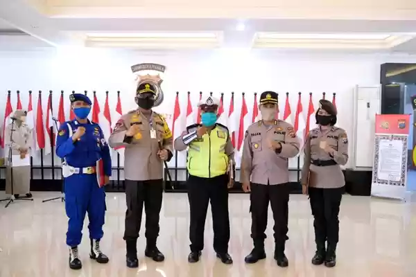 Jalankan Tugas Kemanusiaan di Tengah Wabah Covid 19, Tiga Personil Polda Sumut Diganjar Penghargaan