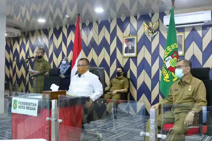 Akhyar Ingatkan Warga Tetap Perhatikan Protokoler Kesehatan Saat Berbelanja 