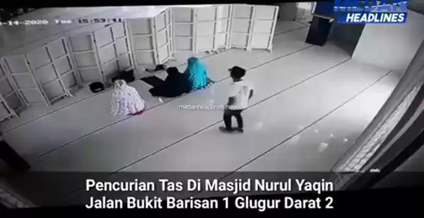 Video Viral, Seorang Pencuri Ambil Tas Jamaah Sedang Shalat di Mesjid di Medan