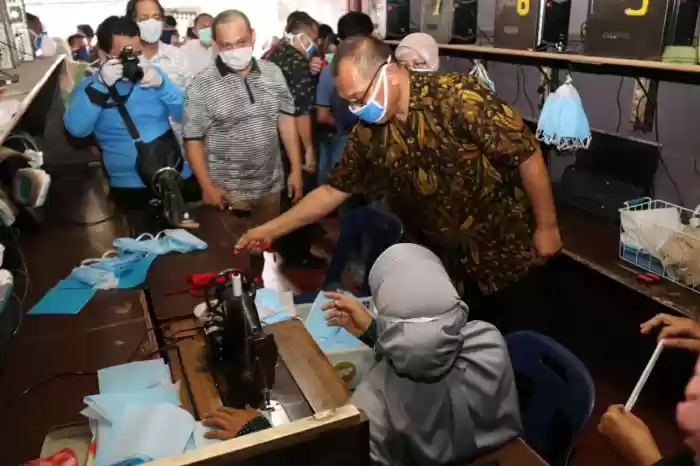 Akhyar Apresiasi Warga Buat Masker Kain