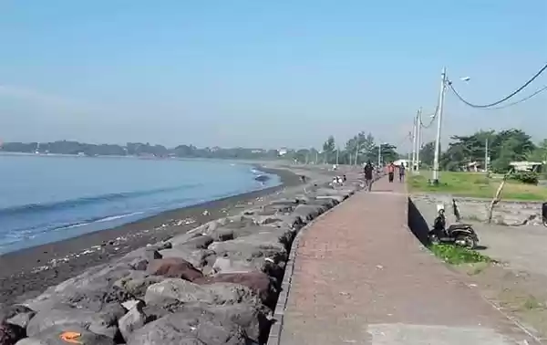 Untuk Memutus Penyebarab Virus, Pantai di Denpasar Ditutup 