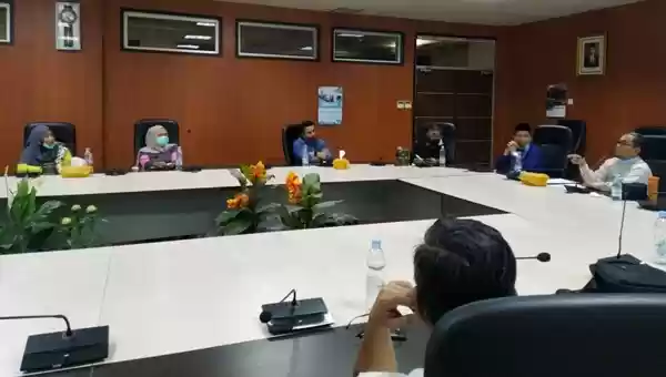 Di Pekan Labuhan, Warga Hanya Terima Beras 0,5 Kg