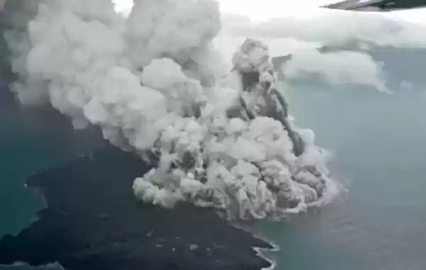 Dentuman Jabodetabek Kata Mbah Rono Berasal dari Erupsi Anak Krakatau
