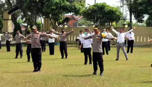 Kapolres Sergai Ajak Anggota Berjemur Cegah Covid 19