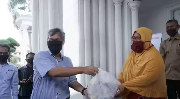 Pelindo I Kembali Salurkan 4000 Paket Sembako untuk Masyarakat Medan Utara