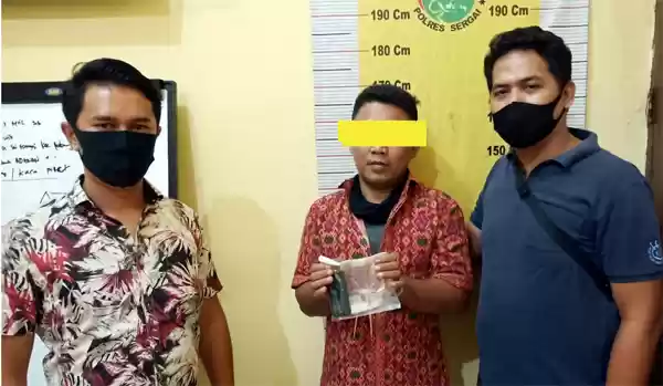 Nyambi Jual Sabu, Karyawan Perkebunan Ditangkap Polsek Teluk Mengkudu
