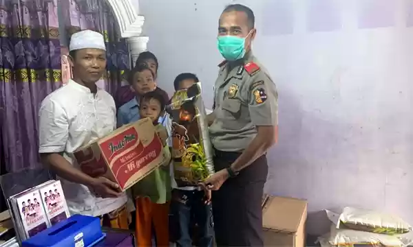 Serdik Sespimmen Dikreg 60 Ronni Bonic Serahkan Bantuan Sembako