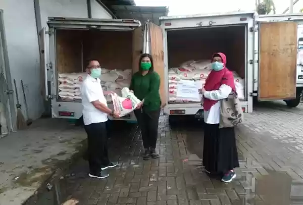 Antisipasi Dampak Corona, Pelindo I Sinergi dengan Poldasu Salurkan Bantuan Sembako Seberat 5 Ton 