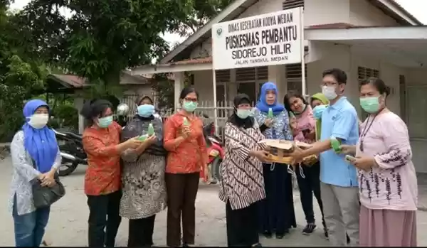 Tangkal Penyebaran Corona, Kagama Sumut Bagikan Hand Sanitizer