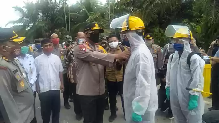 Irjen Pol  Martuani Semangati Personil Pospam Cegah Penyebaran Covid-19 dan Antisipasi Mudik