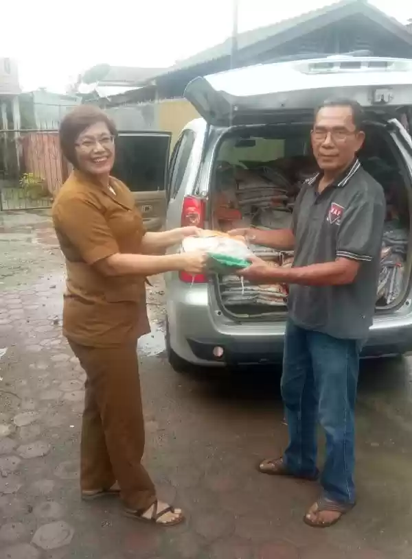 Penerima Bantuan Ucapkan Terimakasih kepada Plt Walikota Medan