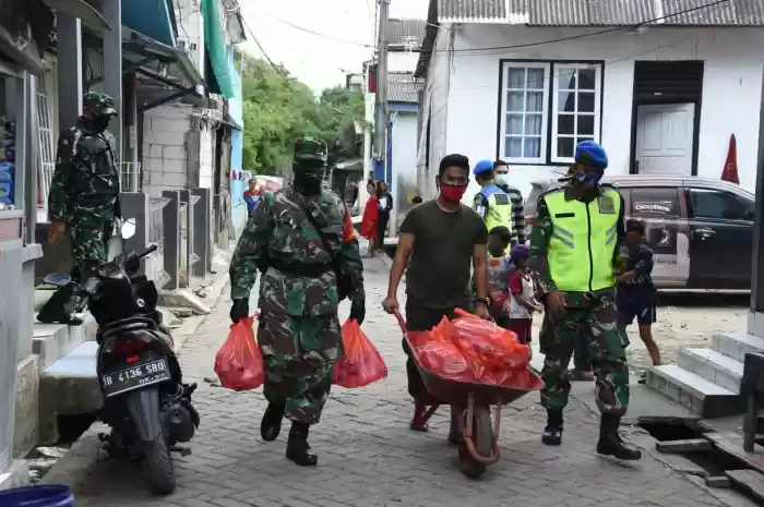  Jelang Puasa Ramadhan, Dapur Umum TNI-Polri Masih Beroperasi