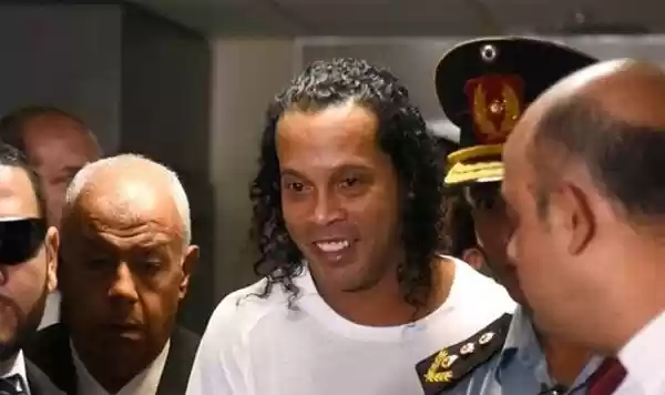 Ronaldinho Akhirnya Hirup Udara Bebas di Paraguay 