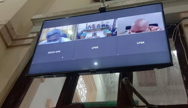 Terlibat Suap, Eks Bupati Labura Dibui 18 Bulan