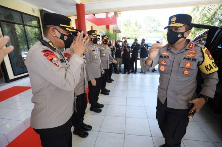 Kapolda Jatim Beri Pemaparan dan Pengecekan kinerja di Polres Blitar