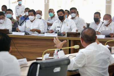 Wali Kota Medan Hadiri Rapat Evaluasi Pelakaanaan PPKM Mikro di Kab/Kota lokal Sumut