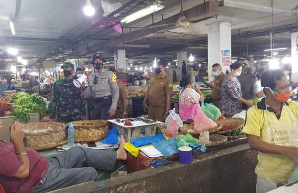 Taruna Satlat Kijang Latsitardanus XLI Sosialisasikan Prokes Covid-19 di Pasar Petisah