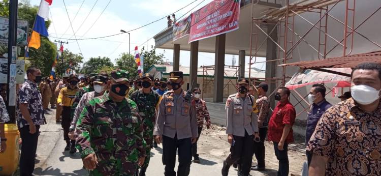 Kuatkan Kekompakan, Taruna Satlat Kijang Latsitardanus XLI Renovasi Gereja, Masjid dan Rumah