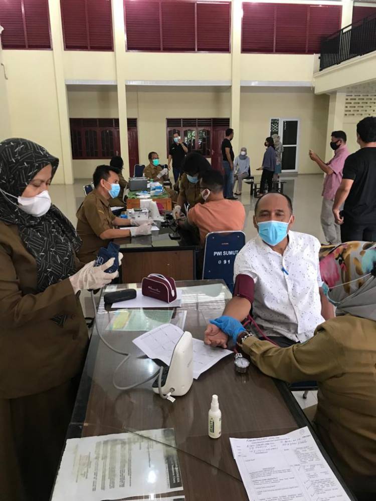 Vaksinasi Keluarga Besar PWI Sumut