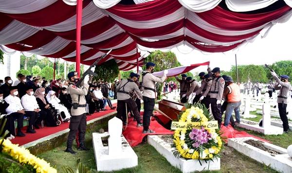 Kapolda Sebut Adik Kandung Edy Rahmayadi Sebagai Sosok Polisi Sejati
