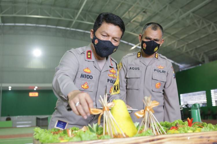 Kapolda Jatim Resmikan Penggunaan Lapangan Tenis Presisi.