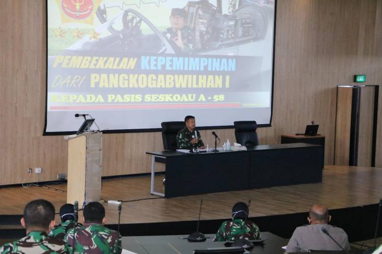 Pangkogabwilhan I Berikan Pembekalan Kepada Pasis Seskoau A-58