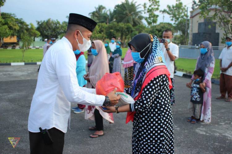 Indahnya berbagi di bulan Ramadhan, Yonkav 6/NK Gelar Bakti Sosial