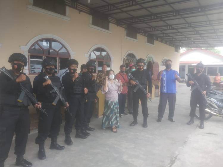 Ciptakan Rasa Aman Kepada Masyarakat, Batalyon C Brimob Sumut Lakukan Patroli Sambang Ke Gereja