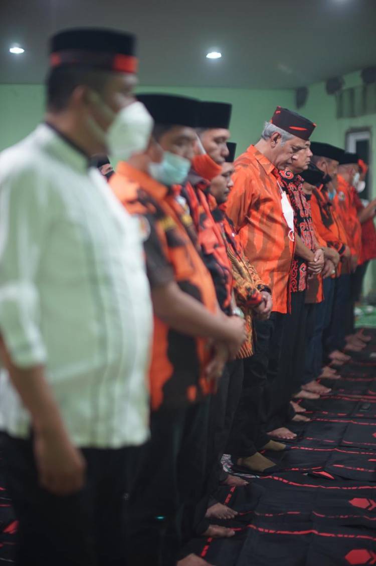 MPW PP Sumut Gelar Buka Puasa Bersama dan Bagikan Sejadah Anti Covid19, Kodrat Shah : Berbuatlah  Terbaik