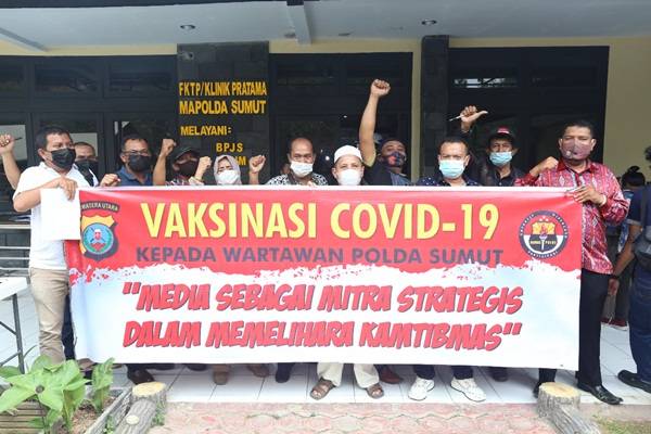 Wartawan Polda Sumut Ikuti Vaksinasi