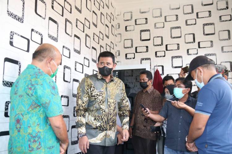 Masyarakat Ngadu Sering Dipungli, Bobby Nasution Sidak dan Copot Lurah