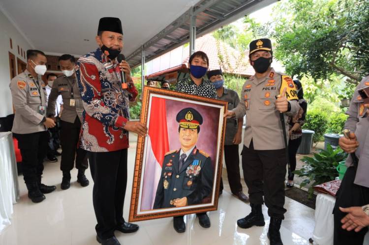 Kapolda Jatim: Peran Serta Masyarakat Menjadi Penting Dalam Menghadapi Covid-19