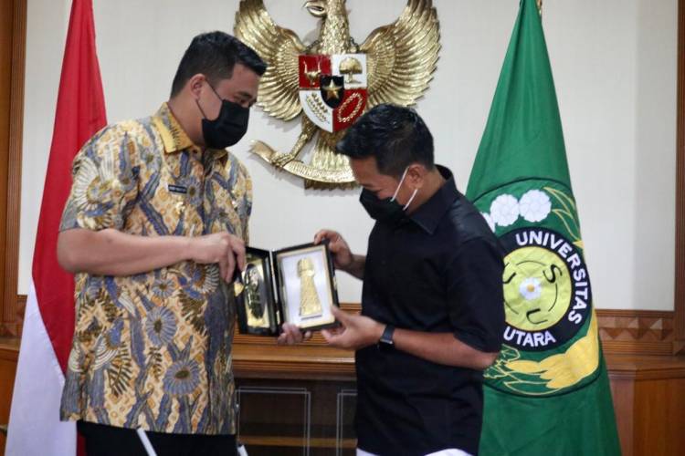 Wali Kota Medan dan Rektor USU Tandatangani Nota Kesepahaman