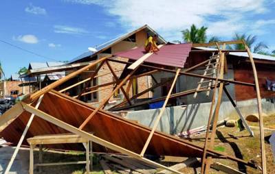 Angin Puting Beliuang Meluluhlantakan 18 Rumah Warga