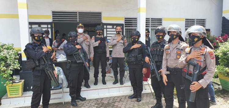Jelang Rapat Pleno Terbuka di Kabupaten Labuhanbatu, Personil Brimob Sumut Disiagakan