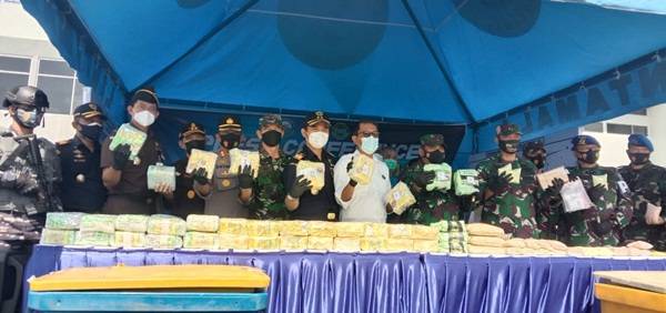I00 Kg Sabu-sabu dan Ribuan Pil Ectasi Diserahkan Lantamal I/ Belawan Pada BNNP Sumut