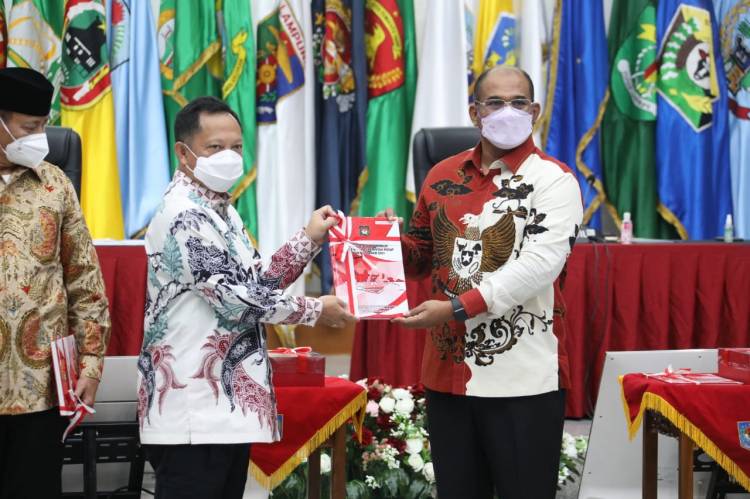 Ingatkan Bonus Demografi, Mendagri Imbau Pemerintah Daerah Permudah Izin Berusaha