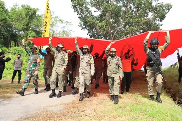 Napak Tilas Dan Kibarkan Bendera Merah Putih Raksasa, Awali Latgab SAR Di Madiun