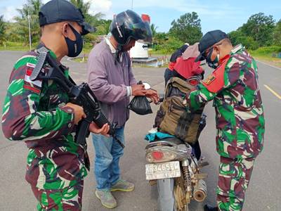 Satgas Pamtas Yonif 642/Kapuas Laksanakan Sweeping di Perbatasan