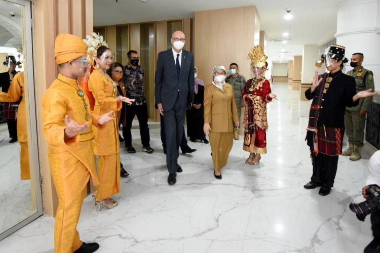 Dubes Ceko Kagumi Keindahan Pariwisata di Sumut
